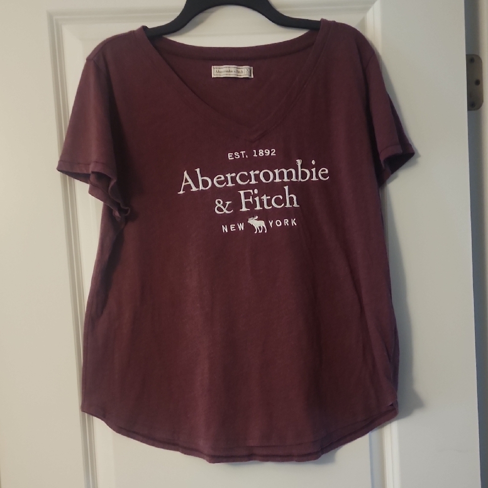 Abercrombie & Fitch Burgundy Short Sleeve Tee